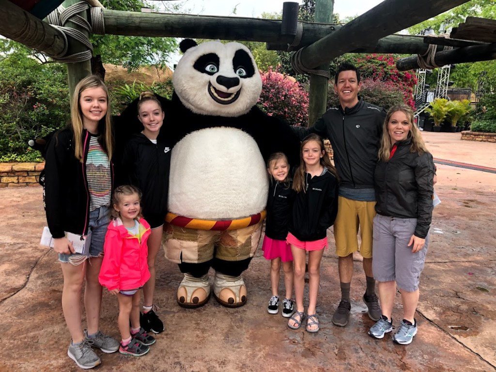 This image has an empty alt attribute; its file name is kung-fu-family.jpg